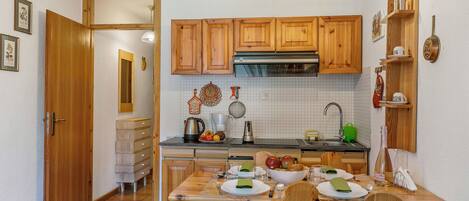 Departamento estándar, 1 habitación (Studio Valleverde 11D Ski In Ski Out) | Cocina privada | Refrigerador, microondas, parrilla de estufa y cafetera y tetera