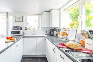 Dishwasher, coffee/tea maker, high chair - Welcome to Truwell, a homely cottage with exposed beams and character features combined with modern (Foulsham)