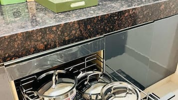 Microonde, forno, piano cottura