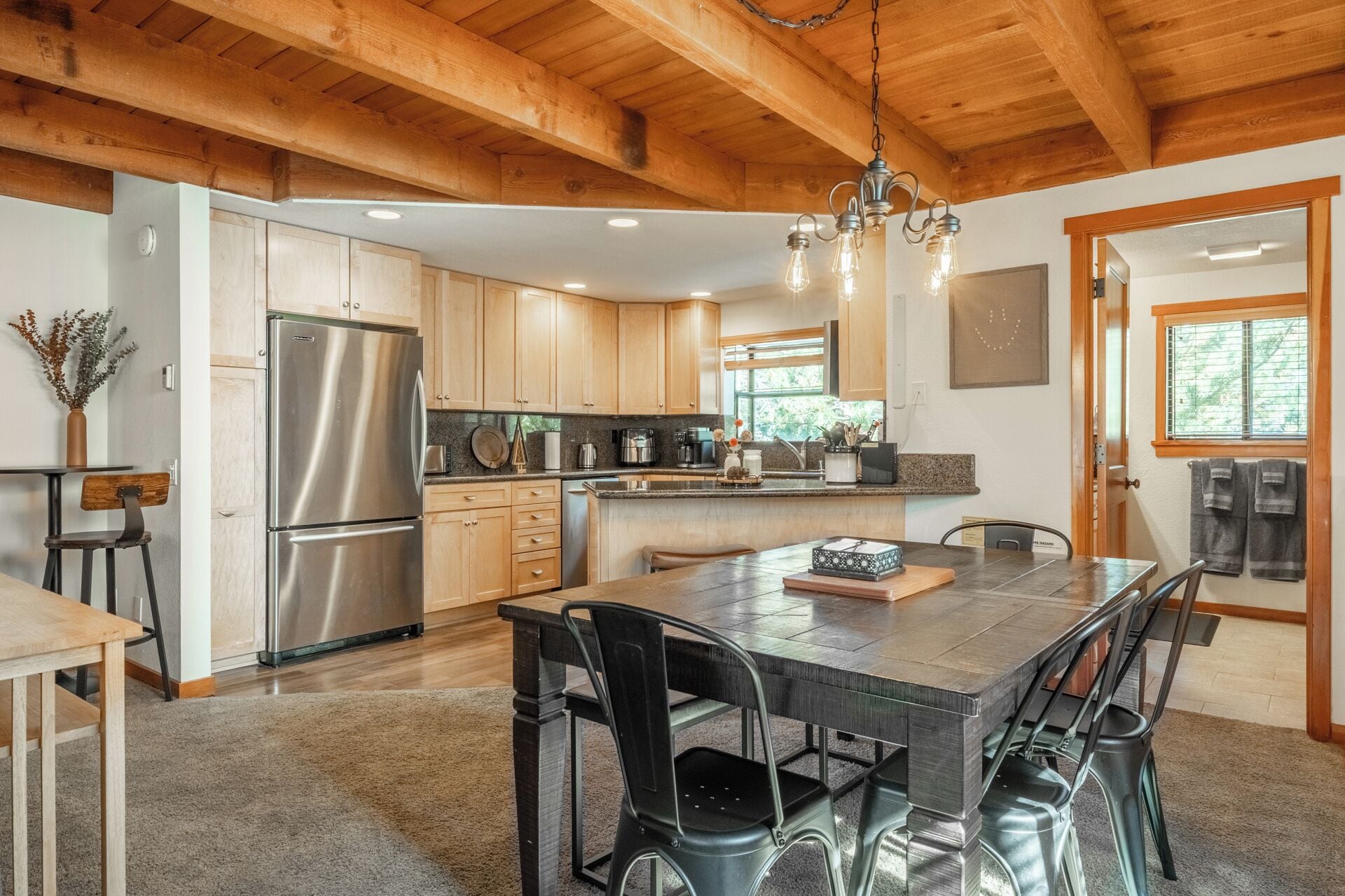 冰箱、微波炉、烤箱、炉灶