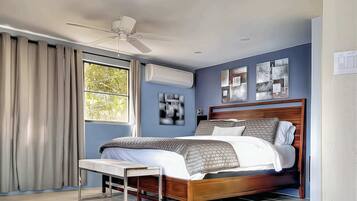 5 bedrooms, desk, iron/ironing board, travel crib