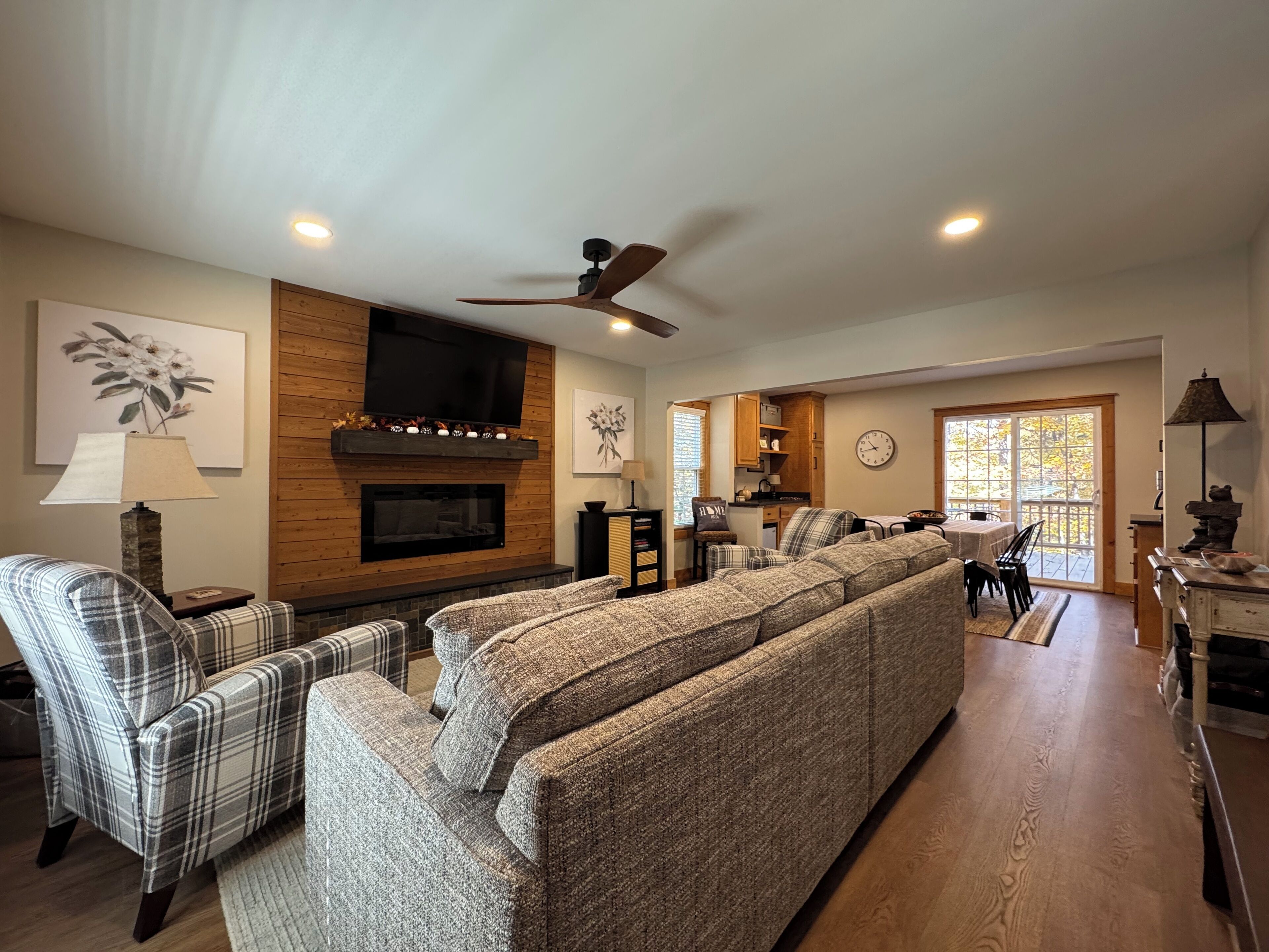 Smart TV, fireplace, table tennis, books