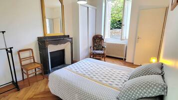 Internet, bed sheets