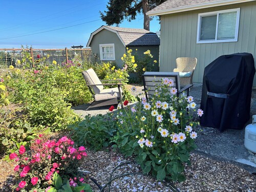 Mountain View Flower Farm Retreat