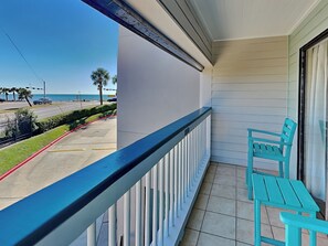Terrace/patio - Casa Del Mar 107 - Musical Waters | Private Balcony (Galveston)
