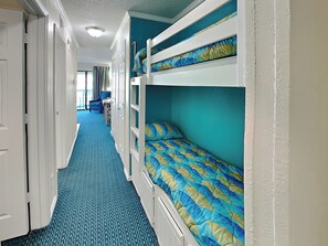 1 bedroom, iron/ironing board, Internet, bed sheets - Casa Del Mar 367 | Gulf Views, Pool Access (Galveston)