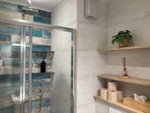 Hair dryer - Air-conditioned studio 400 m from the beach, private parking, La Favière (Bormes-les-Mimosas)