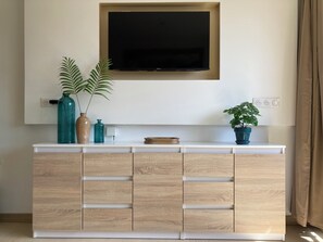 Interior - Air-conditioned studio 400 m from the beach, private parking, La Favière (Bormes-les-Mimosas)