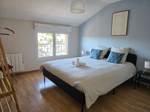 Spacious & comfortable house with garage