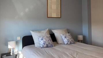 3 bedrooms, Internet