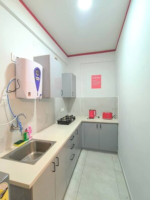 Micro-ondes, four, plaque de cuisson