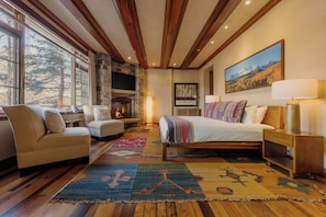 3 bedrooms, iron/ironing board, free WiFi, bed sheets - See Forever Condo by InvitedHome | Walk to Hike and Festivals, Hot Tub, Balcony (Mountain Village)