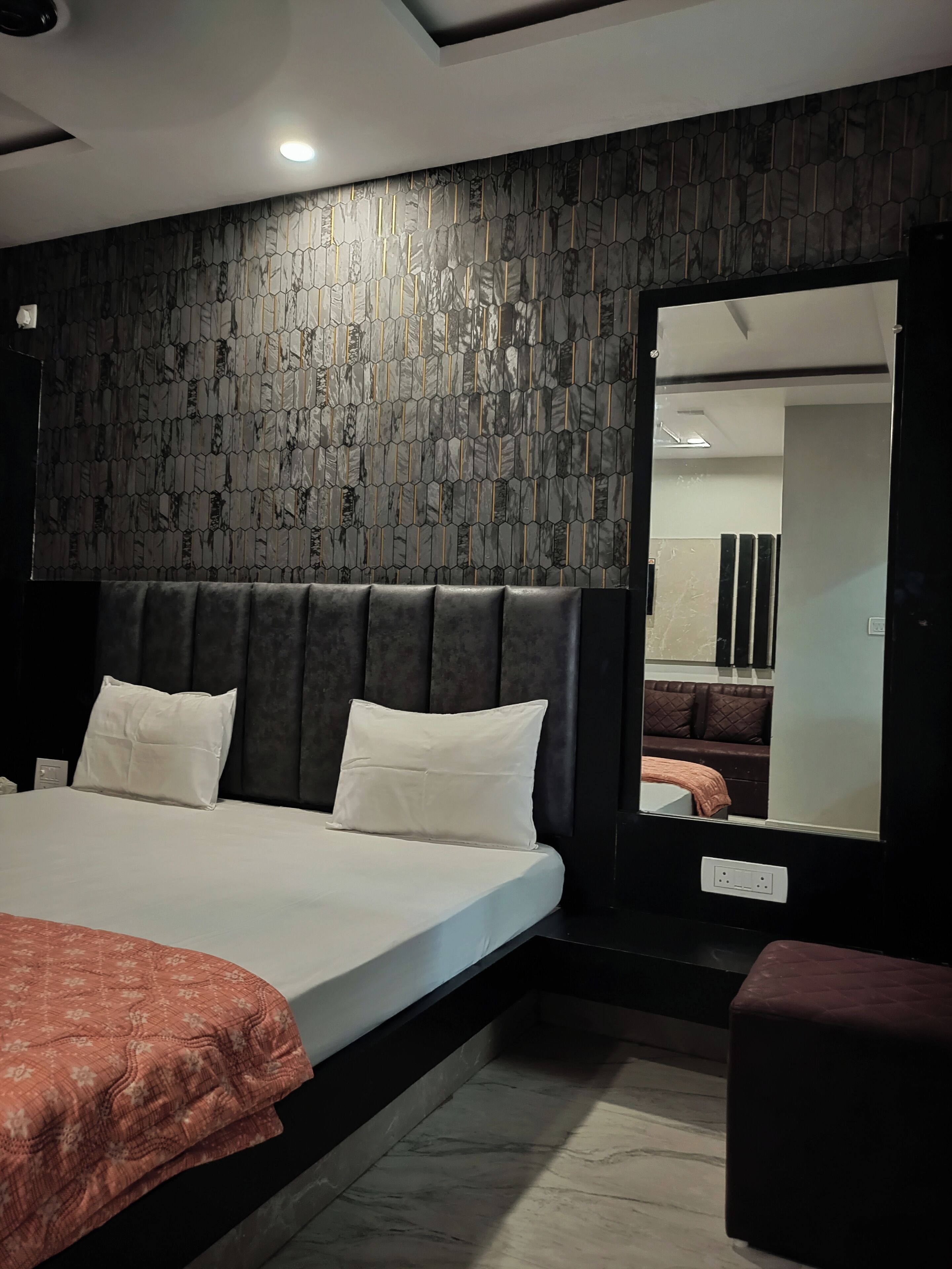 Deluxe Double Room | Free WiFi