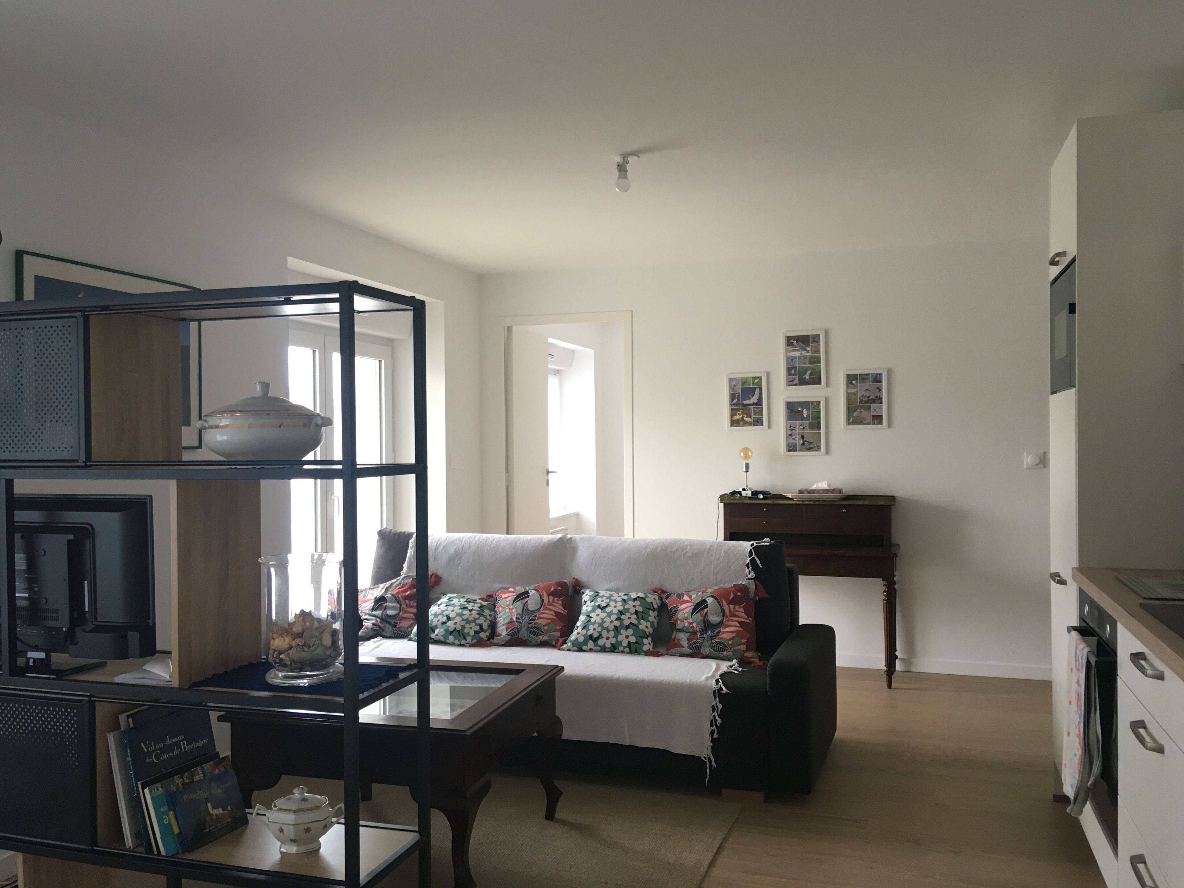 Televisie, boeken en een stereo