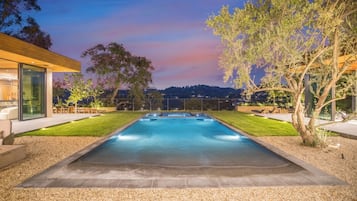 Outdoor pool, pool loungers