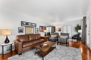 Älytelevisio, kirjoja, stereot