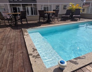 Outdoor pool - Comfortable penthouse with pool just a few meters from Bombinhas beach. (Bombinhas)