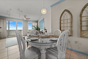 Dining - Legacy Tower One 907 overlooking the Gulf Coast. (Gulfport)