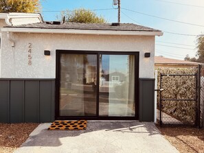 تفاصيل الفندق من الخارج