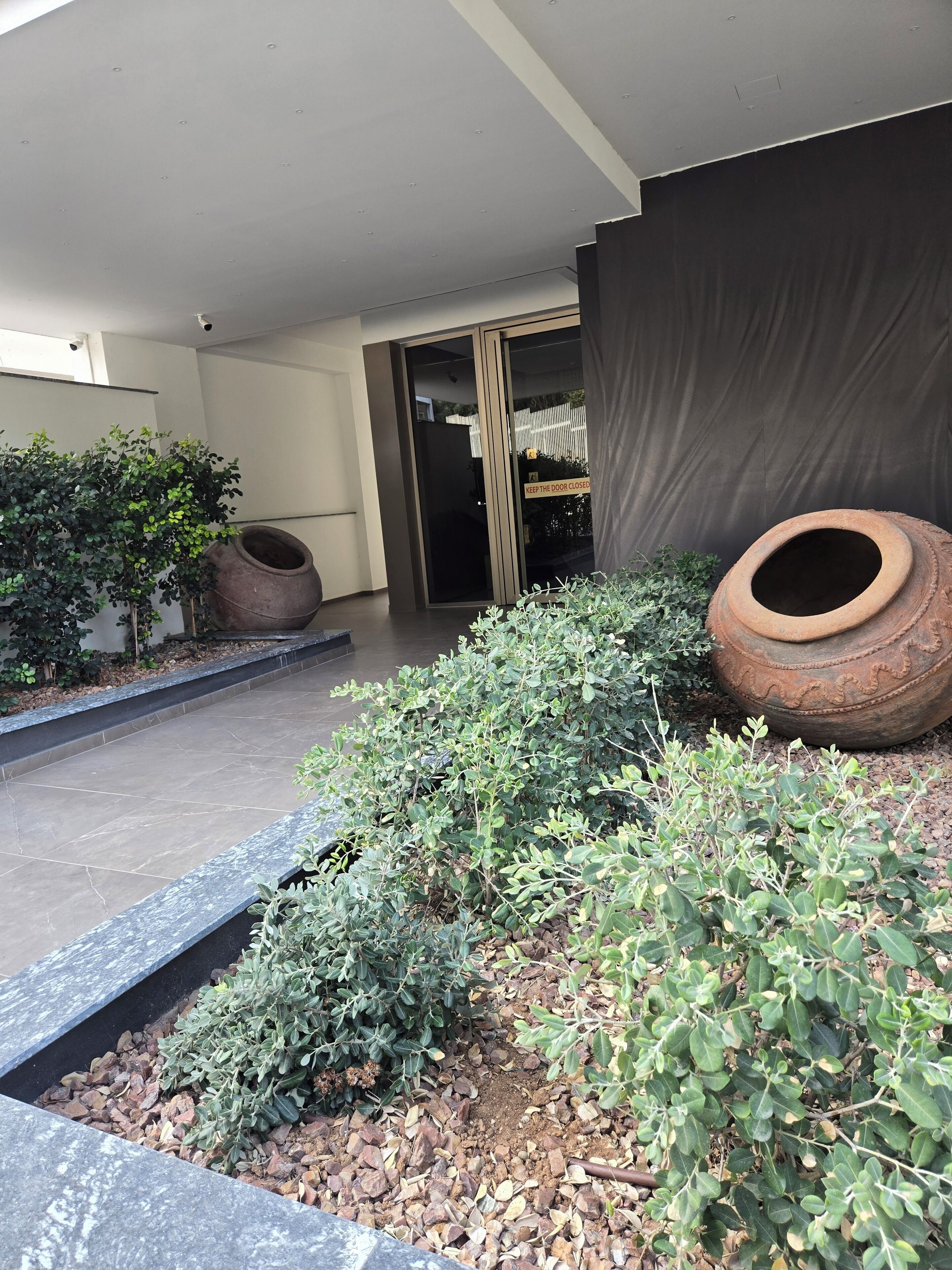 تفاصيل الفندق من الخارج