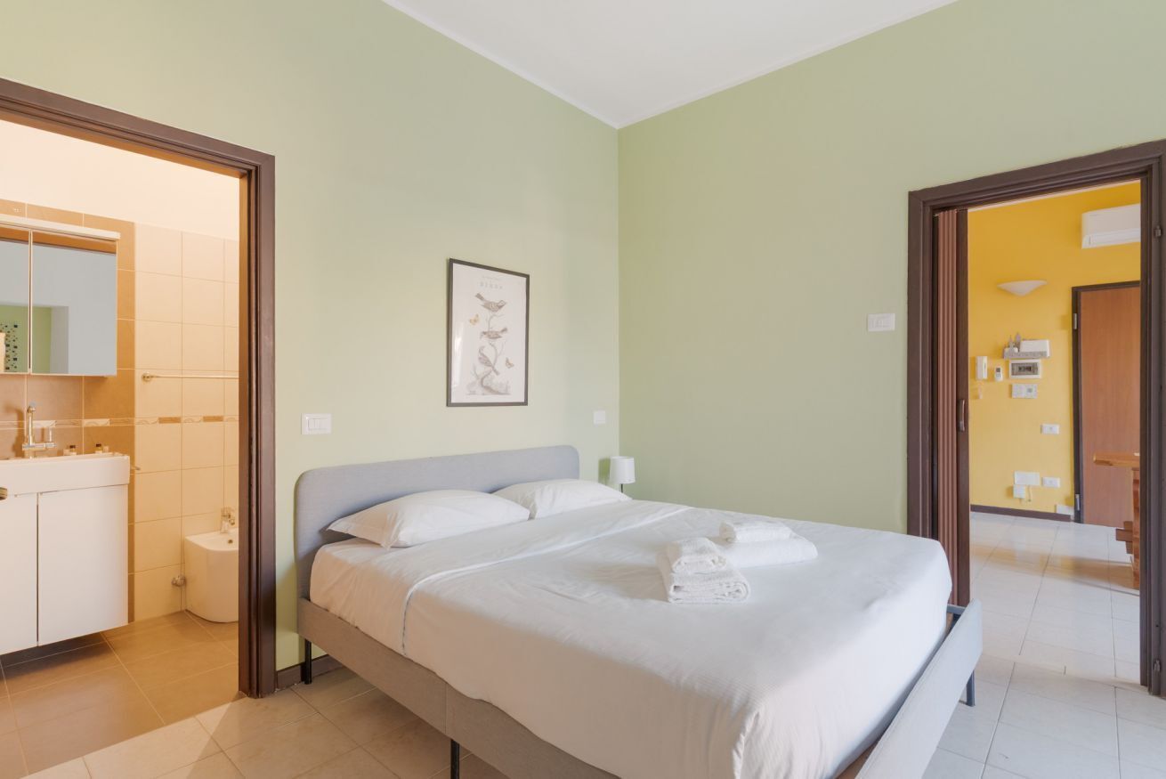 2 bedrooms, iron/ironing board