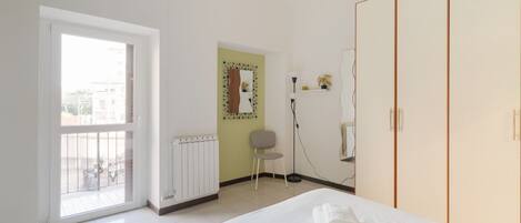 2 bedrooms, iron/ironing board