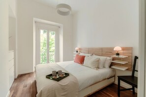 2 chambres, fer et planche à repasser