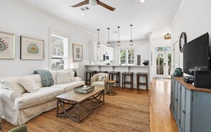 Smart TV - A Villa La La + Pool, Bikes, Gulf & Lake Views (Santa Rosa Beach)