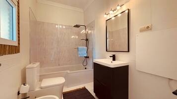 Douche, serviettes fournies