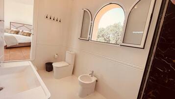 Douche, serviettes fournies