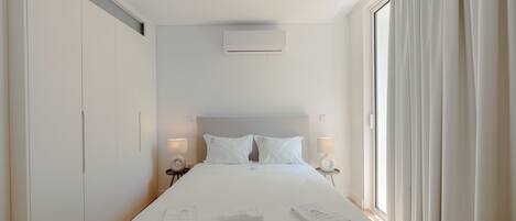 1 sovrum och sängkläder