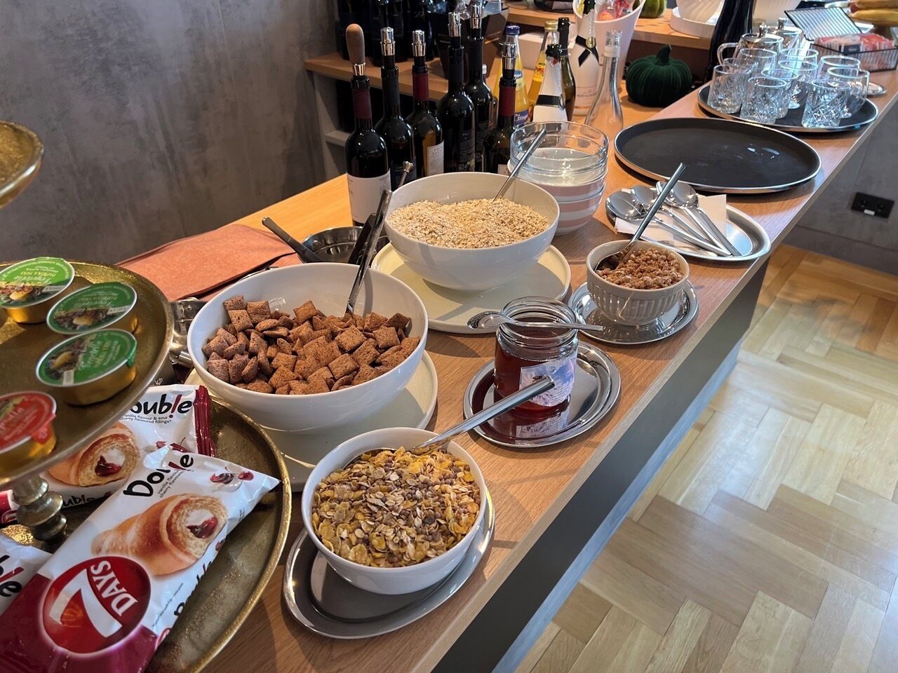 Tägliches inbegriffenes Frühstücksbuffet