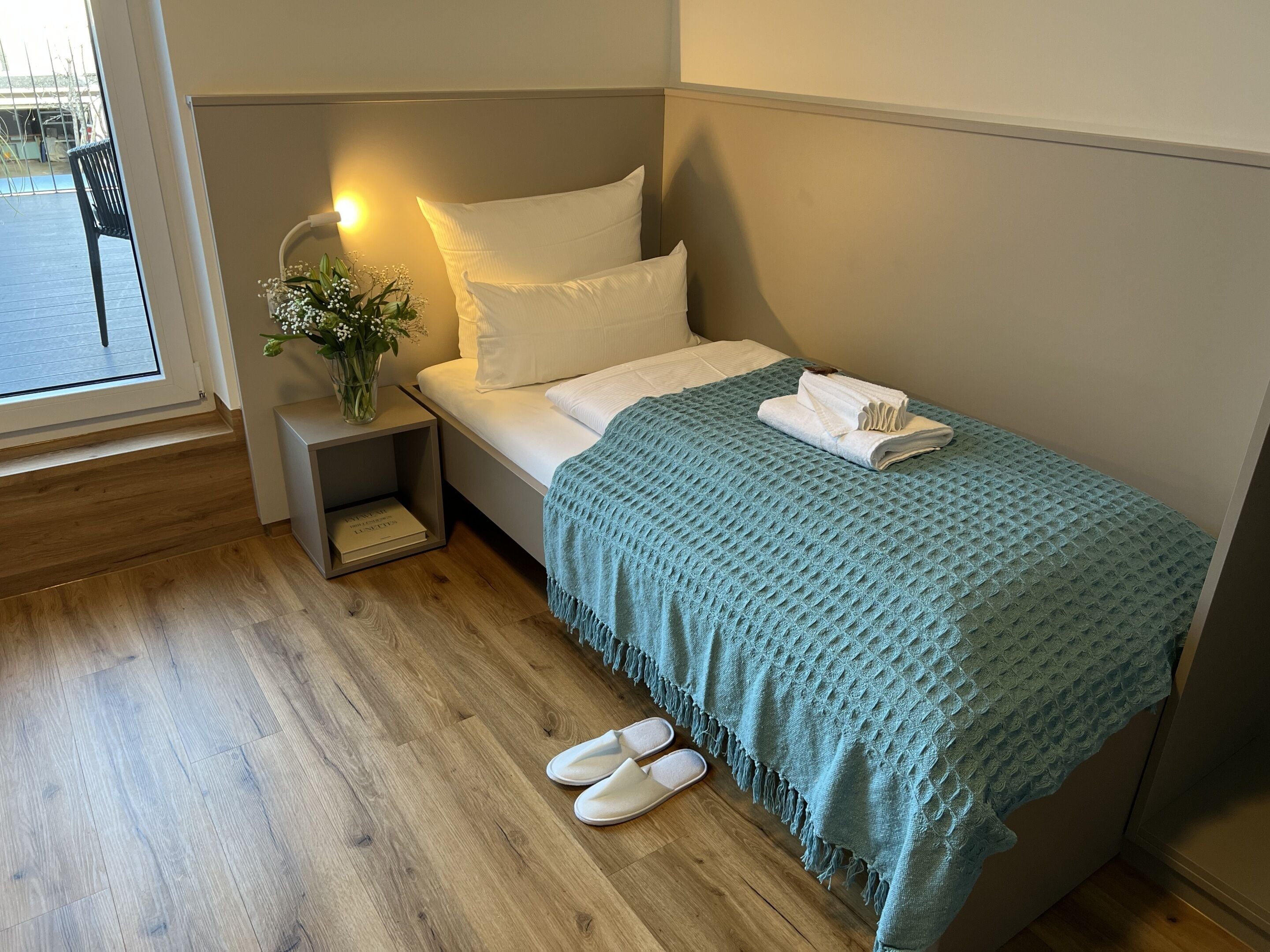 Deluxe Single Room, Private Bathroom | Laptop workspace, blackout drapes, soundproofing, iron/ironing board