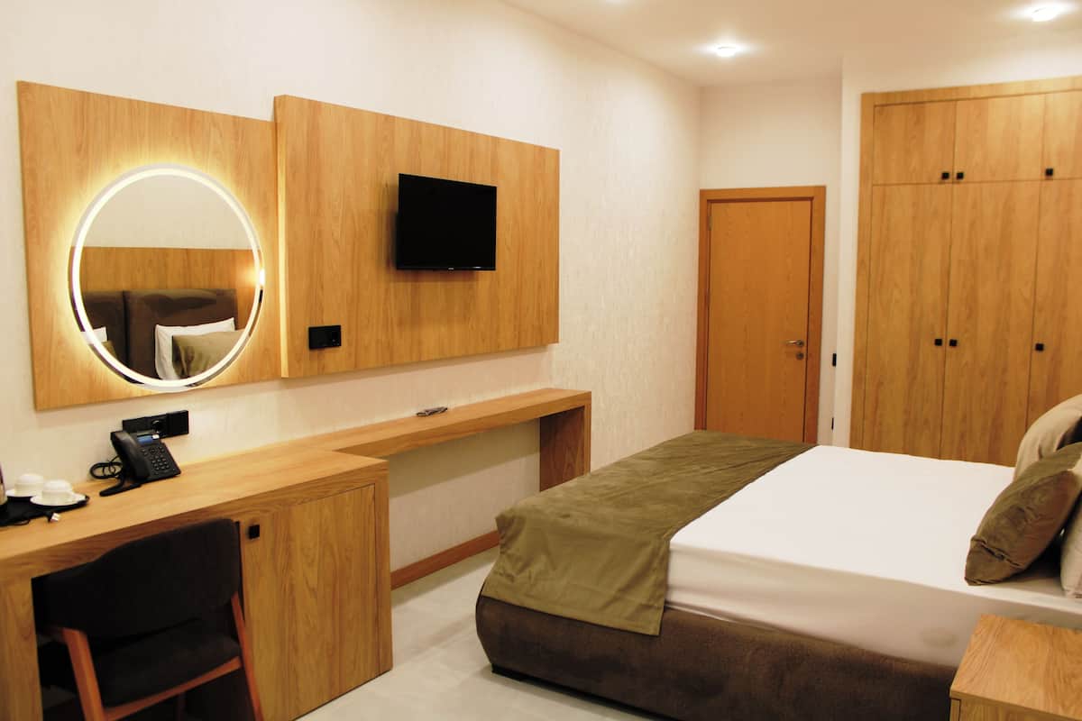 Basic Single Room | Iron/ironing board, free WiFi