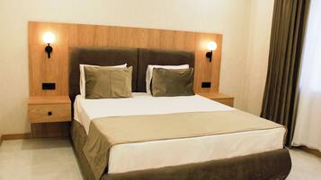Classic Double Room | Iron/ironing board, free WiFi