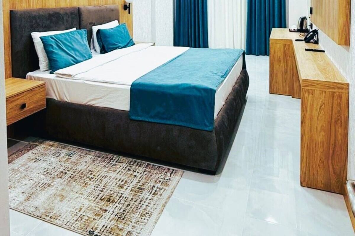 Premium bedding, minibar, iron/ironing board (on request), free WiFi