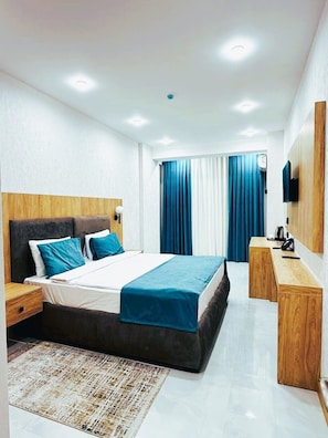 Premium bedding, minibar, iron/ironing board, free WiFi - Khatai Royal Hotel (Baku)