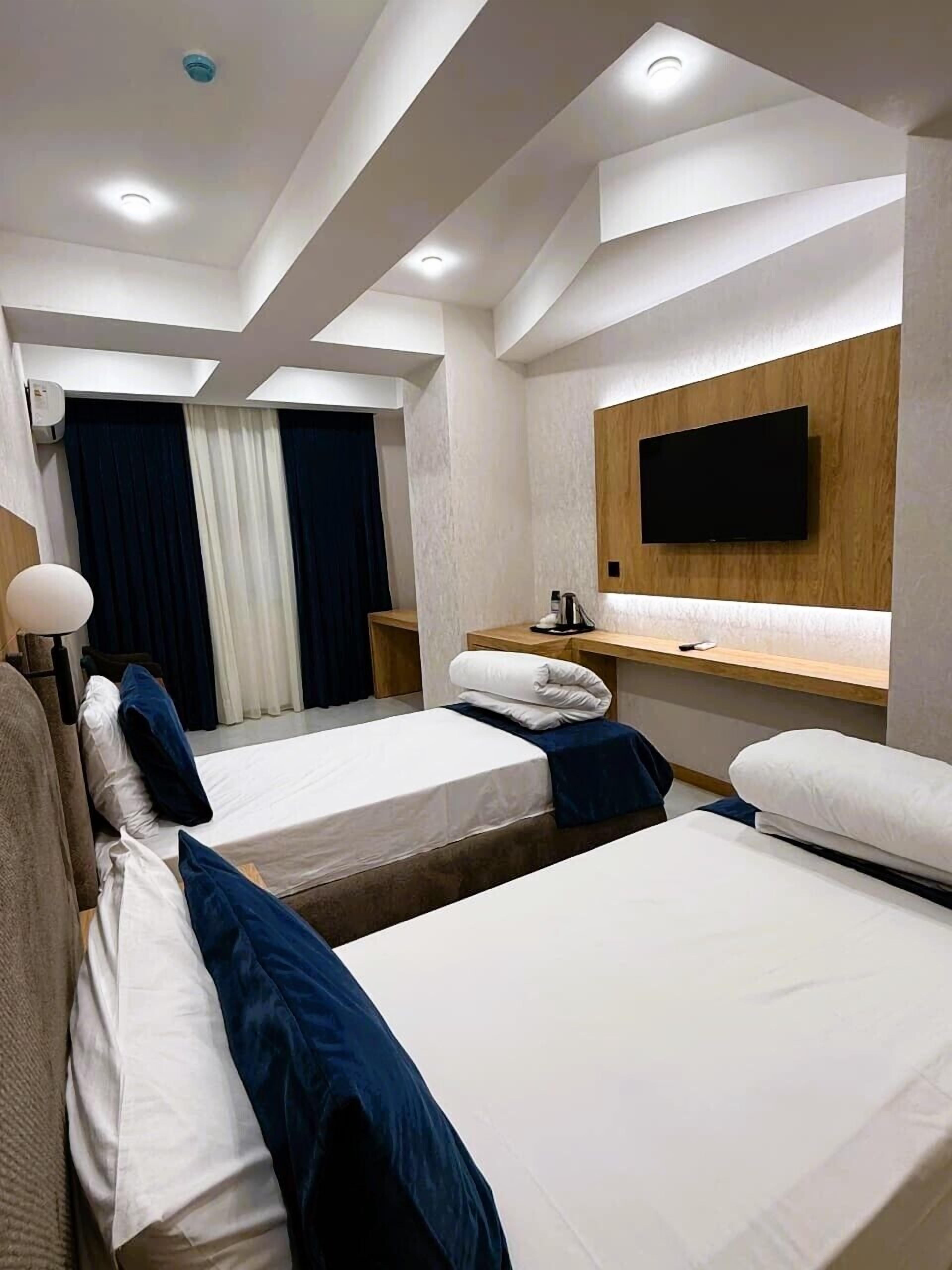 Classic Double Room | Iron/ironing board, free WiFi