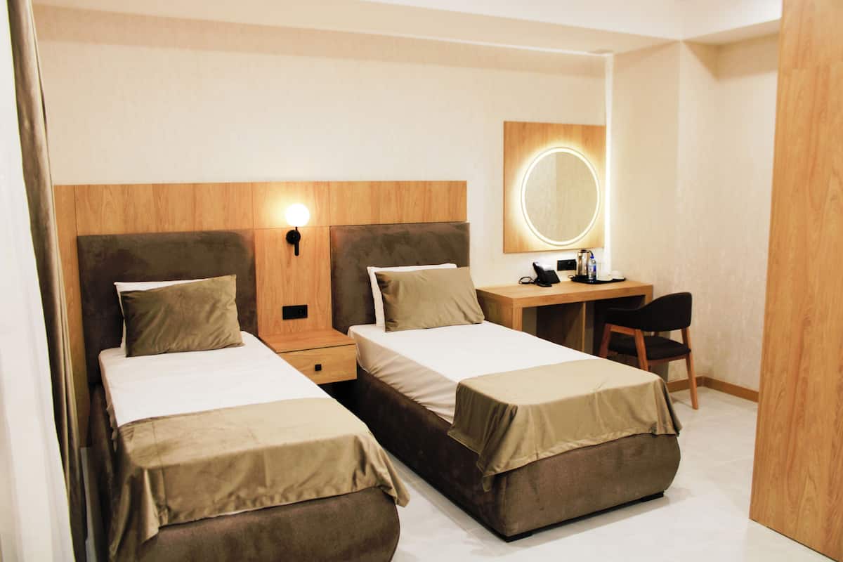 Quadruple Room | Iron/ironing board, free WiFi