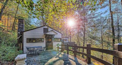 Laurel Hollow Cottage at Cliffwood Colony
