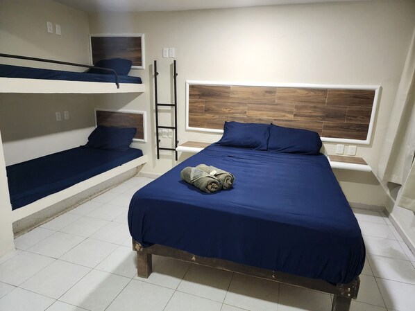 Classic Quadruple Room | Free WiFi, bed sheets
