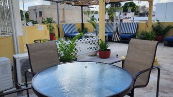 Classic-Doppelzimmer, Blick auf den Innenhof | Terrasse/Patio