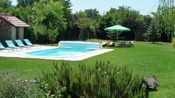 Piscine extérieure (ouverte en saison)