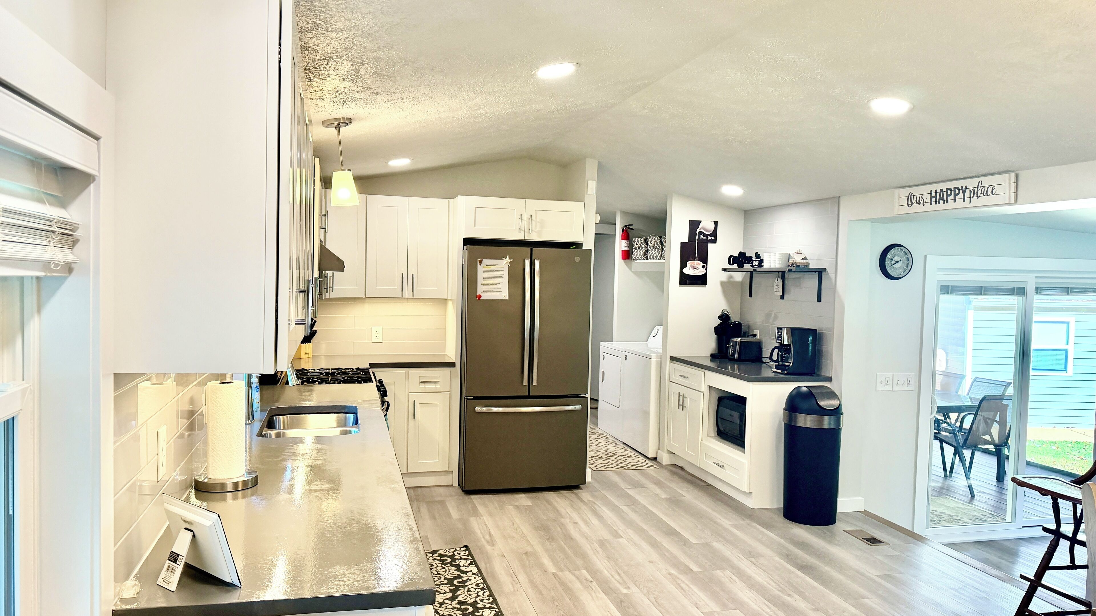 Microwave, oven, dishwasher, coffee/tea maker