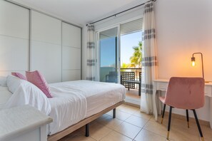 3 bedrooms, iron/ironing board, WiFi, bed sheets - Vacation Apartment 'Obsidian Peridotita Adeje' with Shared Pool, Private Terrace and Wi-Fi (Adeje)