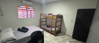 Casa espaçosa com piscina e churrasqueir