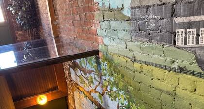 Marvelous 3-bedroom second floor apartment in Carlisle with lots of history