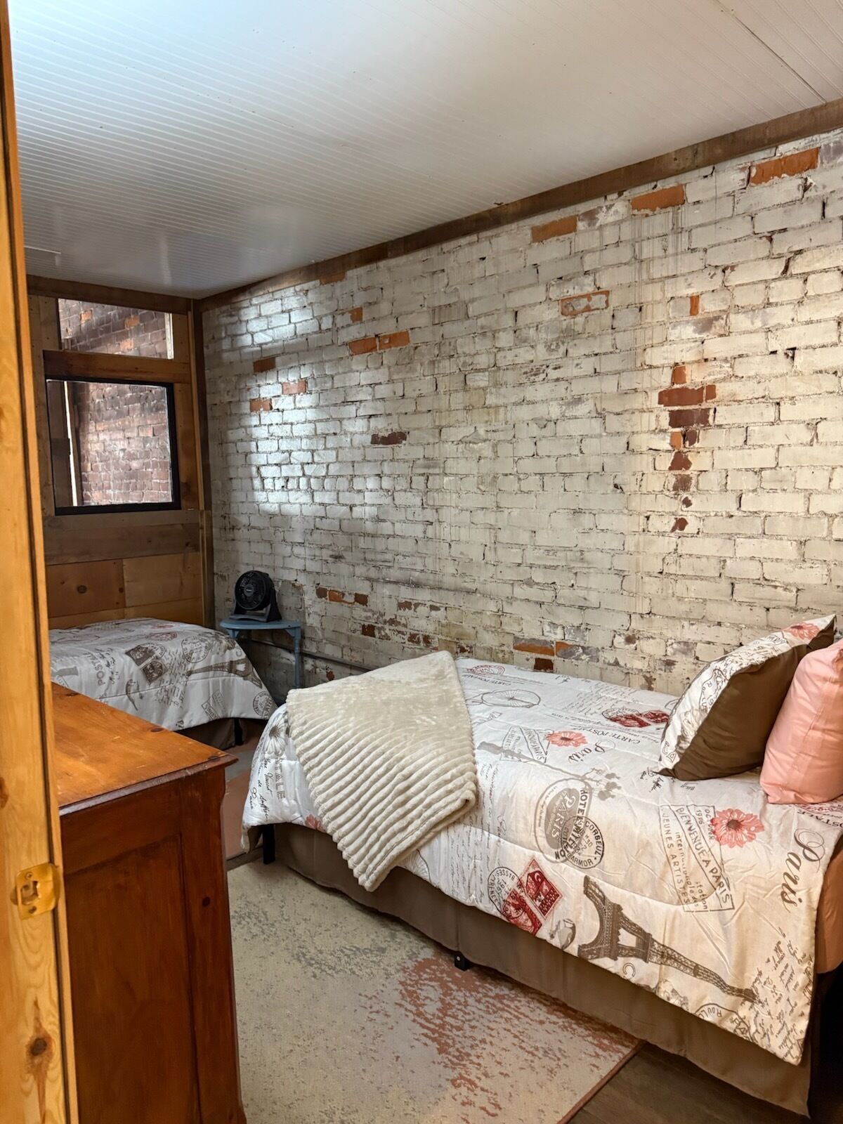 3 bedrooms, free WiFi, bed sheets