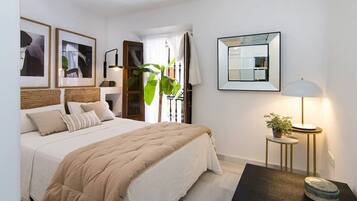 2 slaapkamers, een strijkplank/strijkijzer, internet, beddengoed