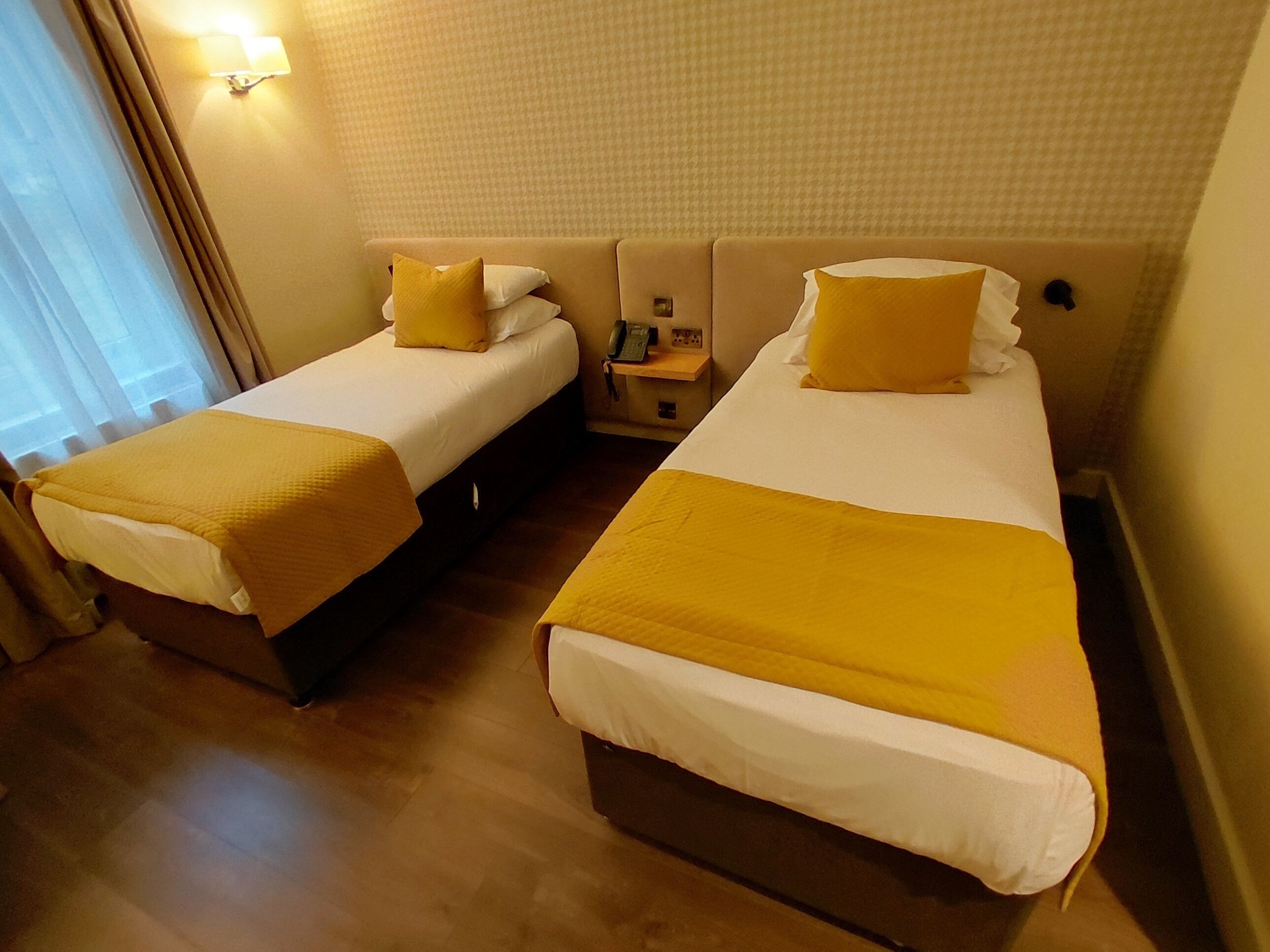 Standard Twin Room | Desk, laptop workspace, iron/ironing board, WiFi (free)